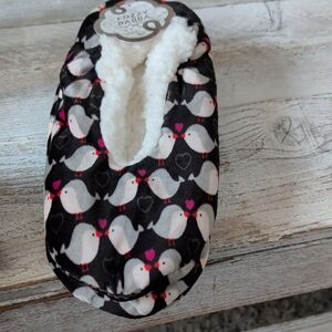 Cozy Black and White Bird Print Women's Slippers